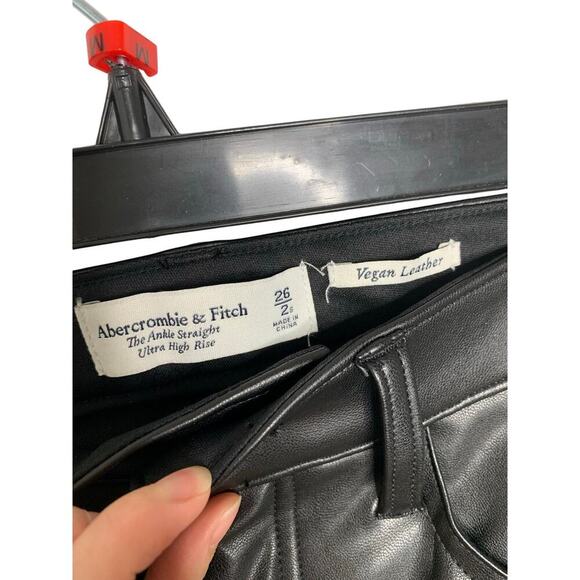 Abercrombie & Fitch Vegan Leather Ankle Straight Ultra High Rise Pant SHORT - Picture 5 of 7